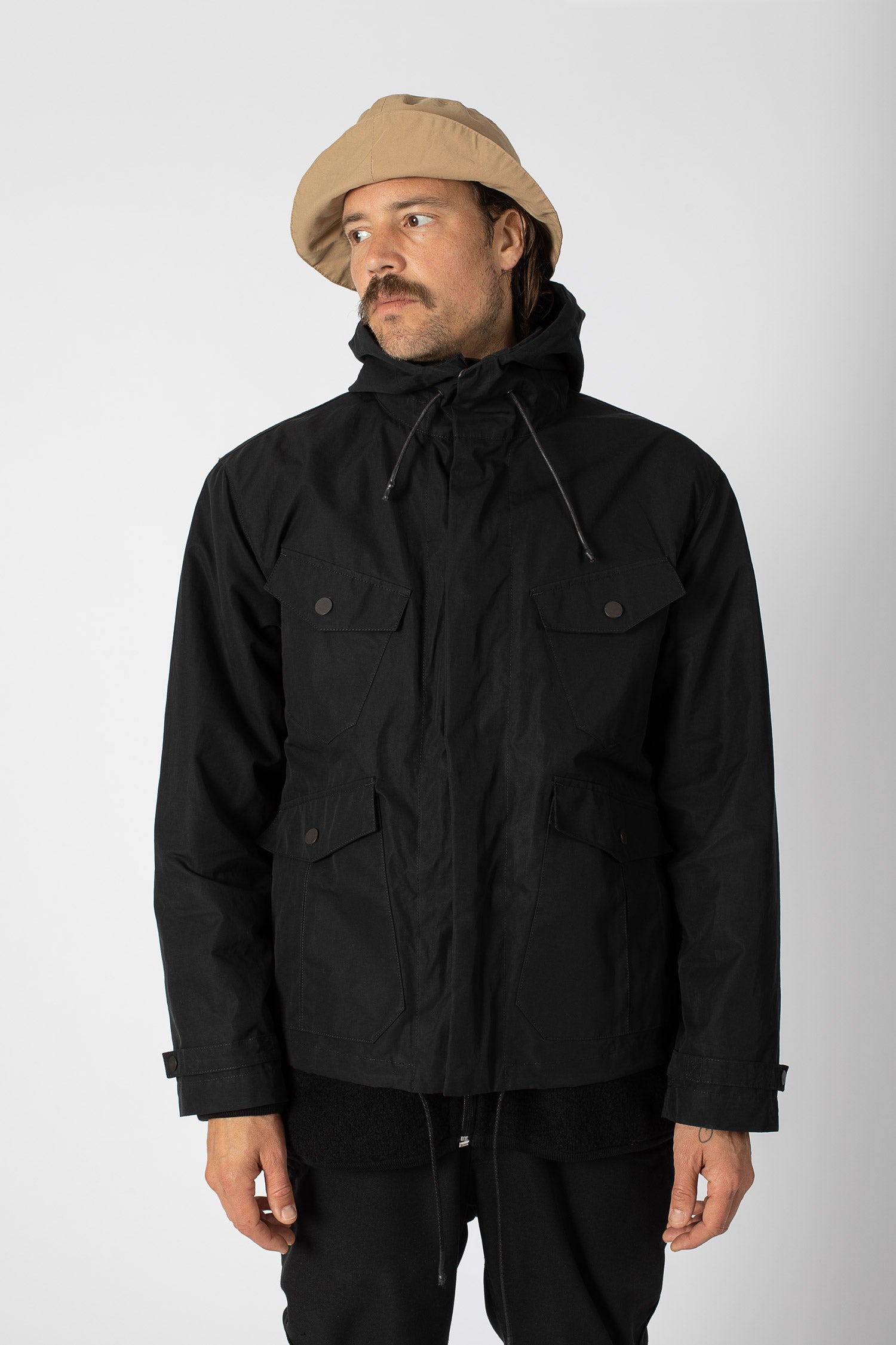 JECKYBENG-The-TRAVELLER-JACKET-01 deep-black