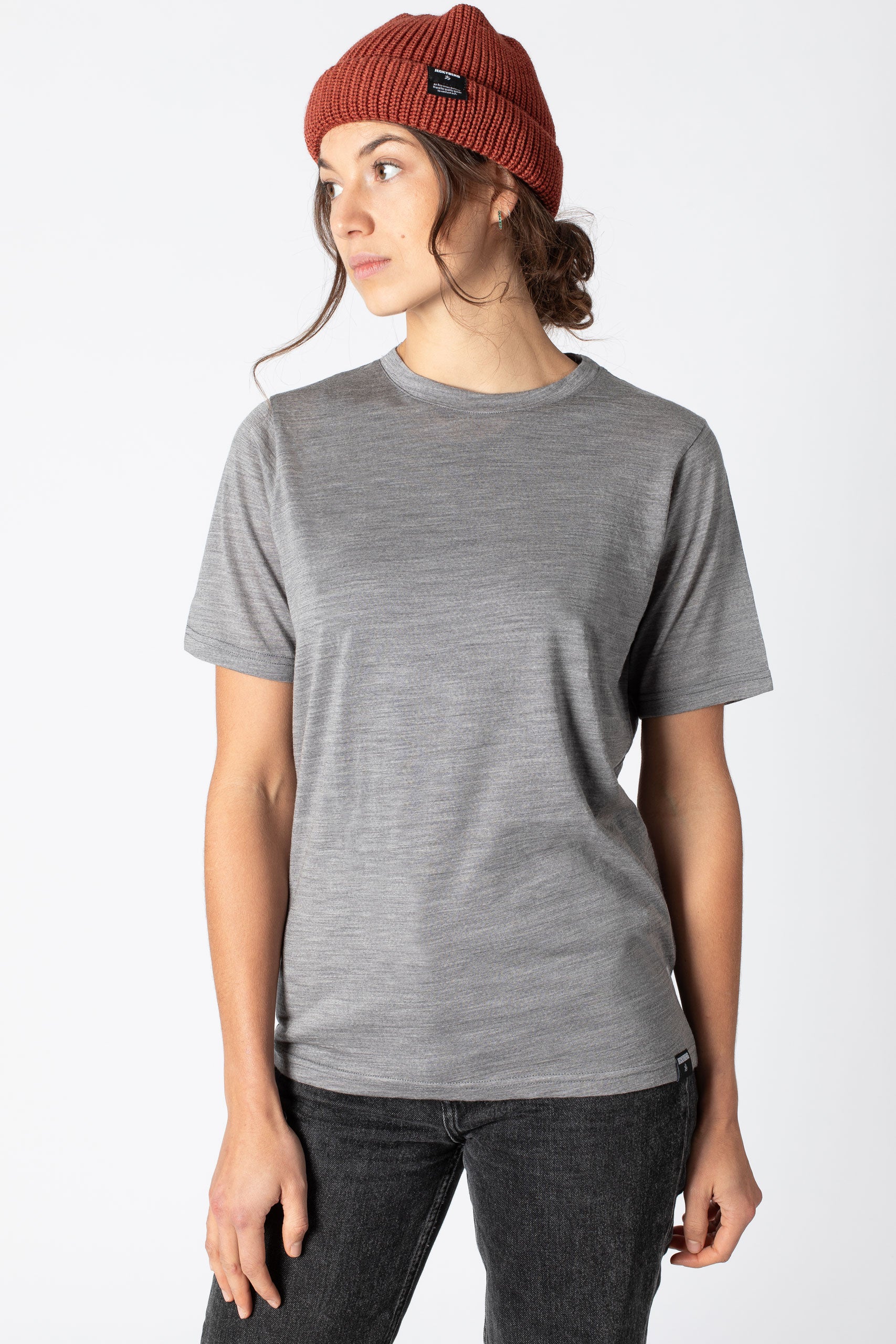 Jeckybeng-the-merino-t-shirt-grey-melange_00002_4c5ad591-59f0-4254-bfcd-980a1e190da7