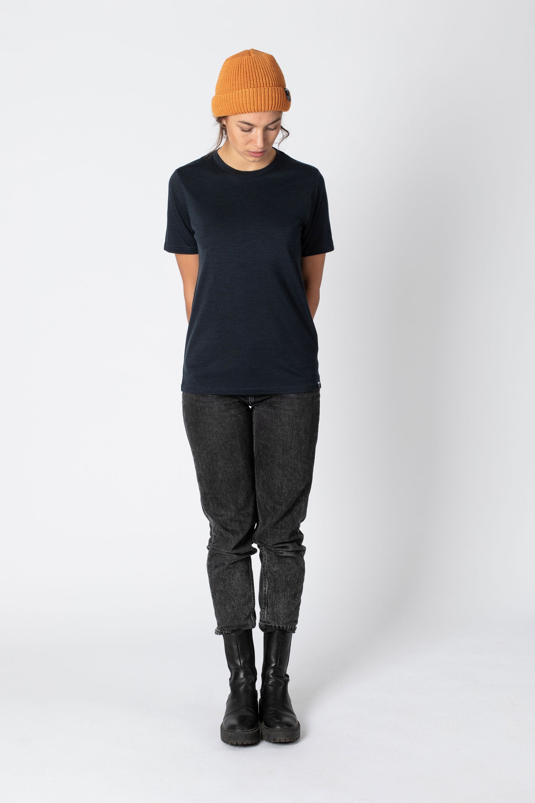 Jeckybeng-the-merino-t-shirt-midnight_00004
