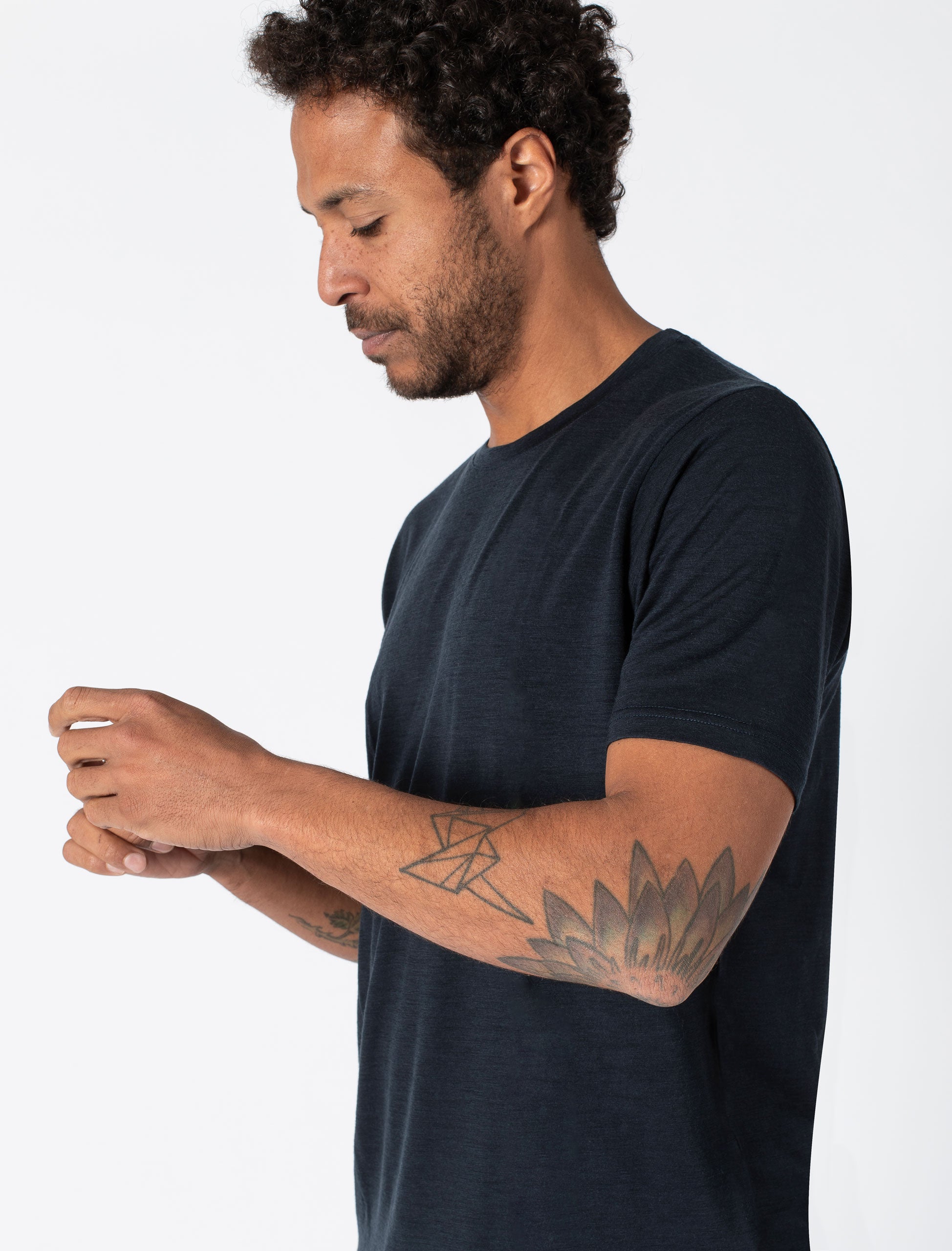 Jeckybeng-the-merino-t-shirt-midnight_00005