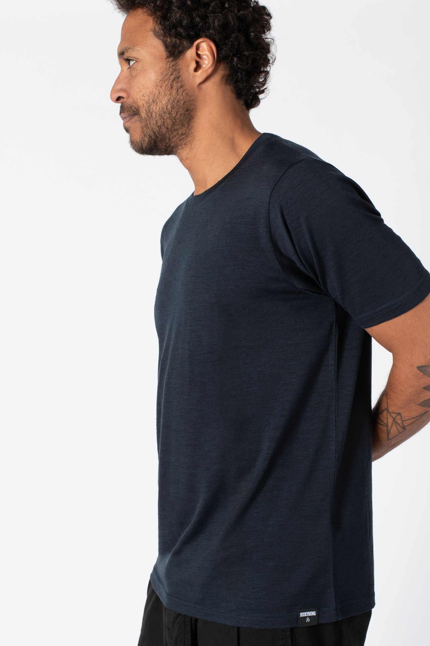 Jeckybeng-the-merino-t-shirt-midnight_00006