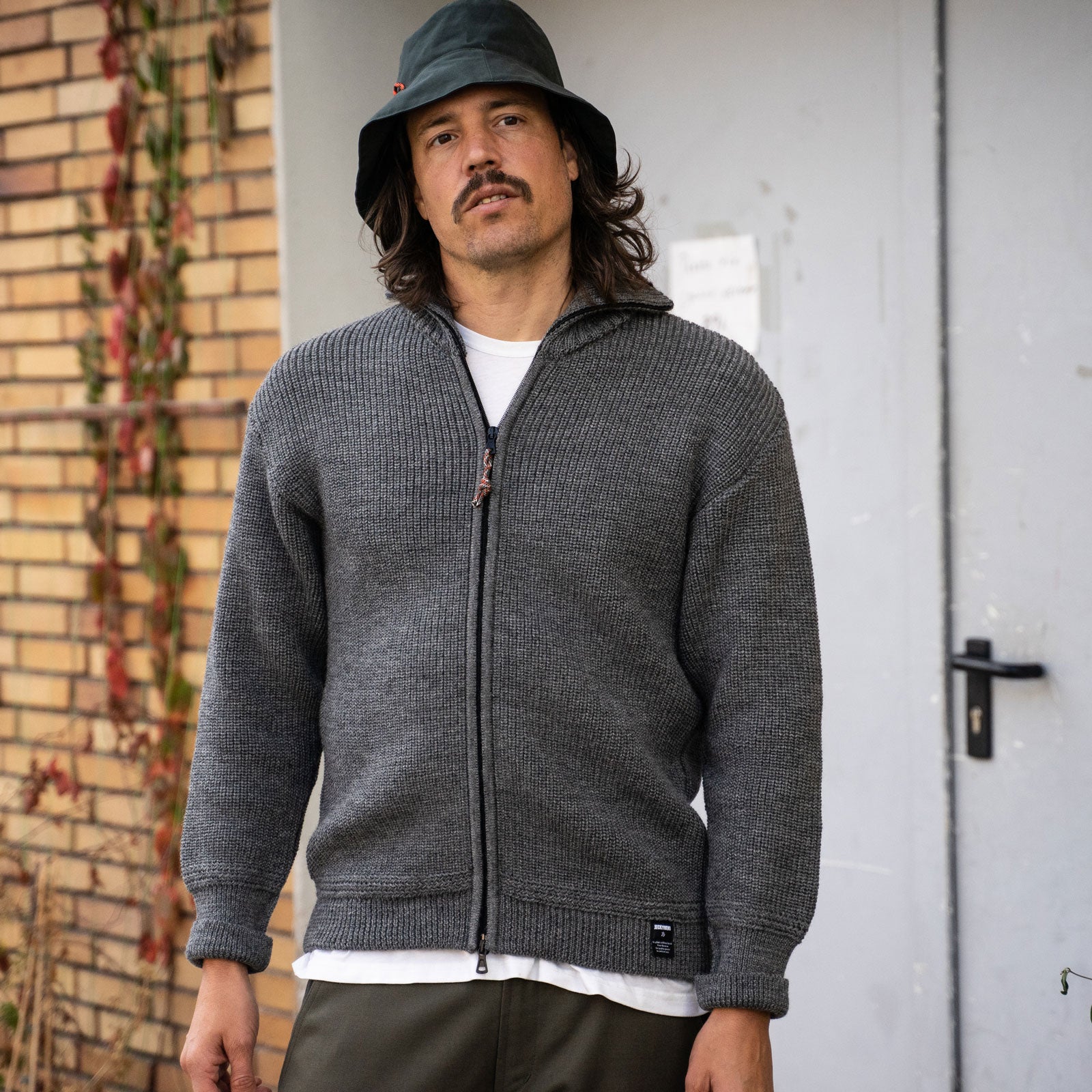 The MERINO ZIP TROYER