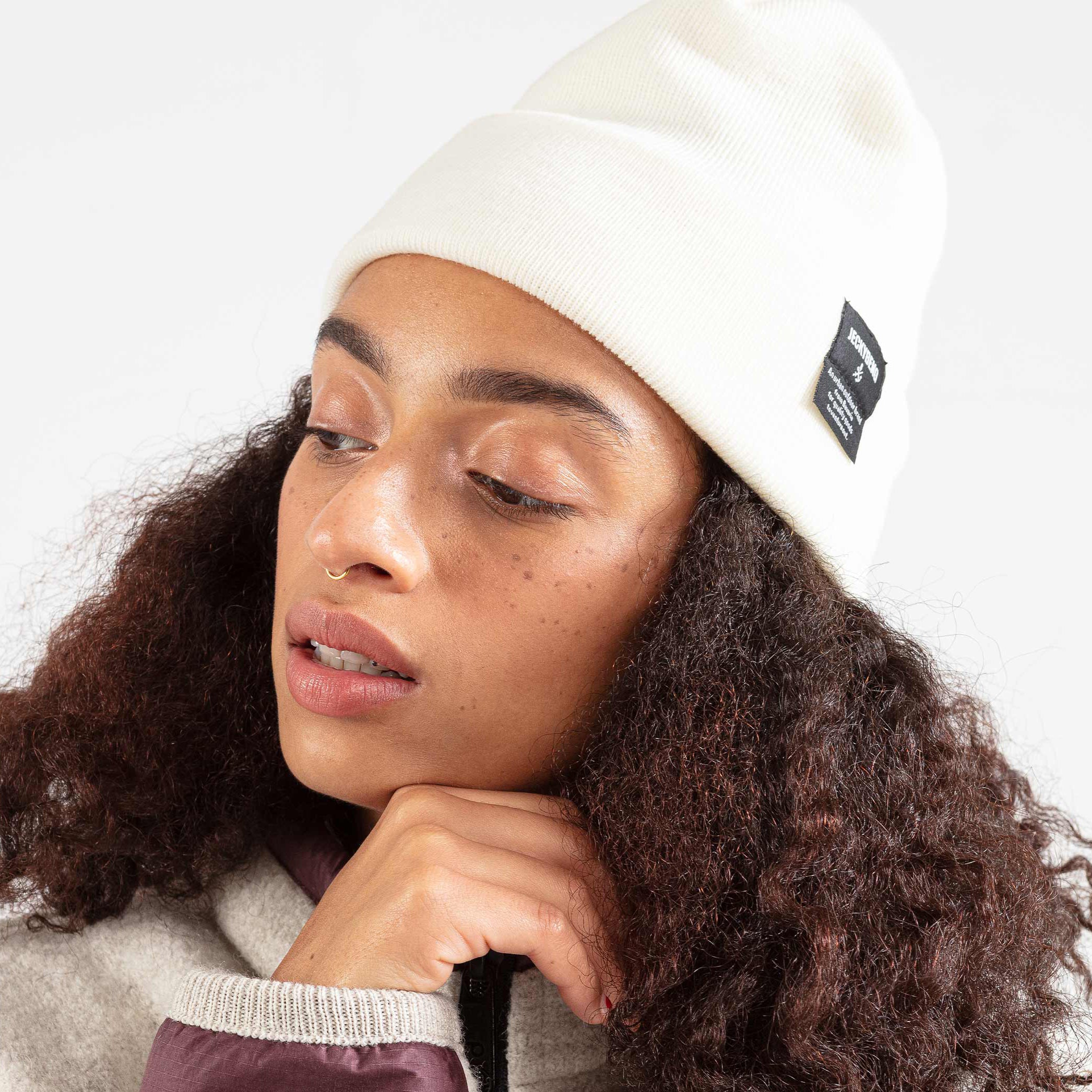 JECKYBENG-The-MERINO-BEANIE-SHORT-LONG off-white