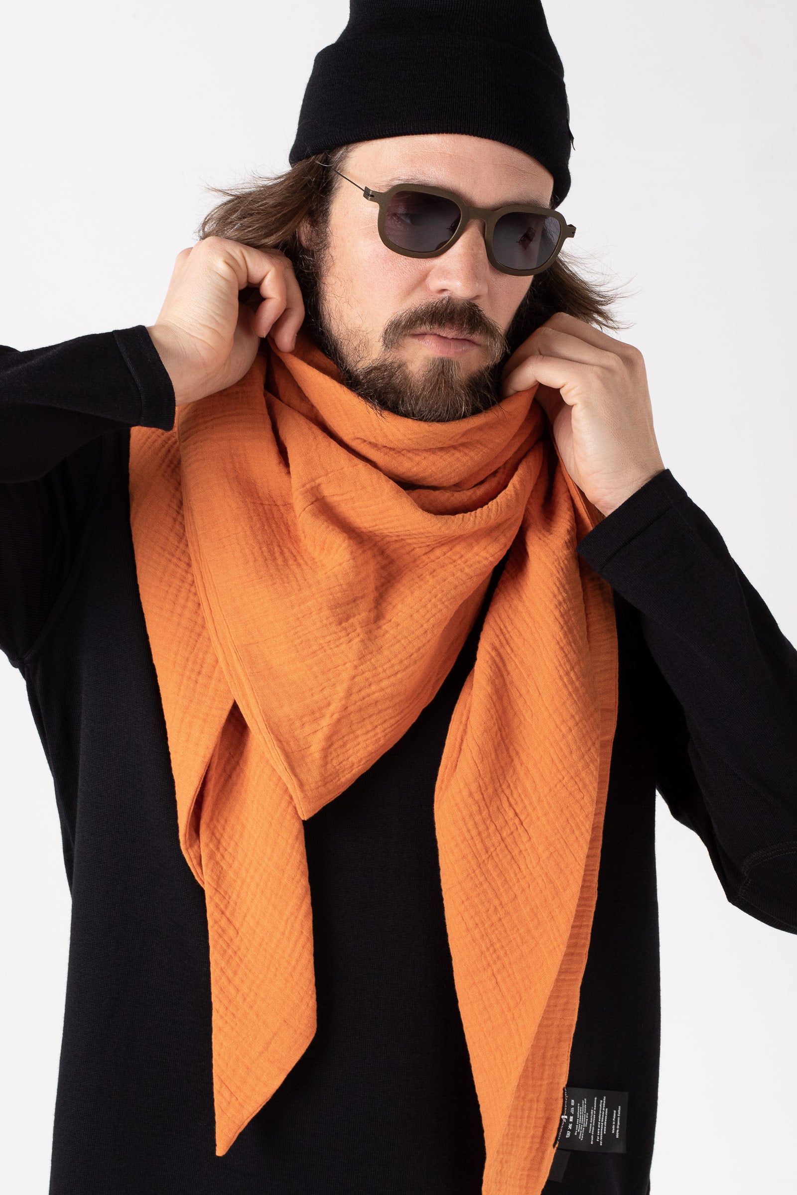 JECKYBENG-The-SCARF-01-bright-orange