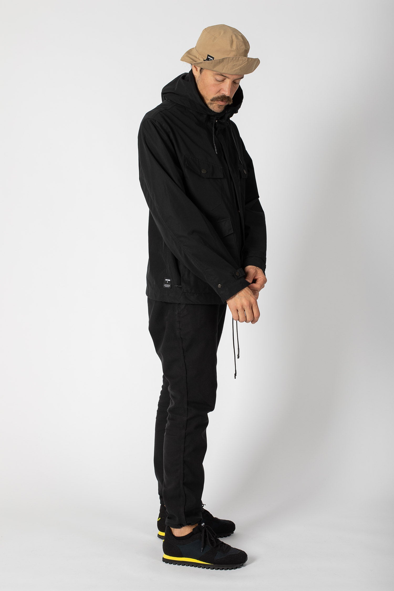 JECKYBENG-The-TRAVELLER-JACKET-10 deep-black