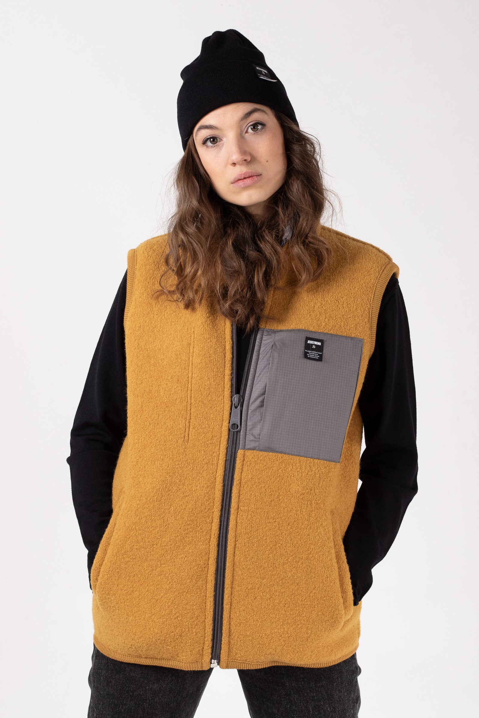 The NATURAL WOOLFLEECE VEST - curry yellow
