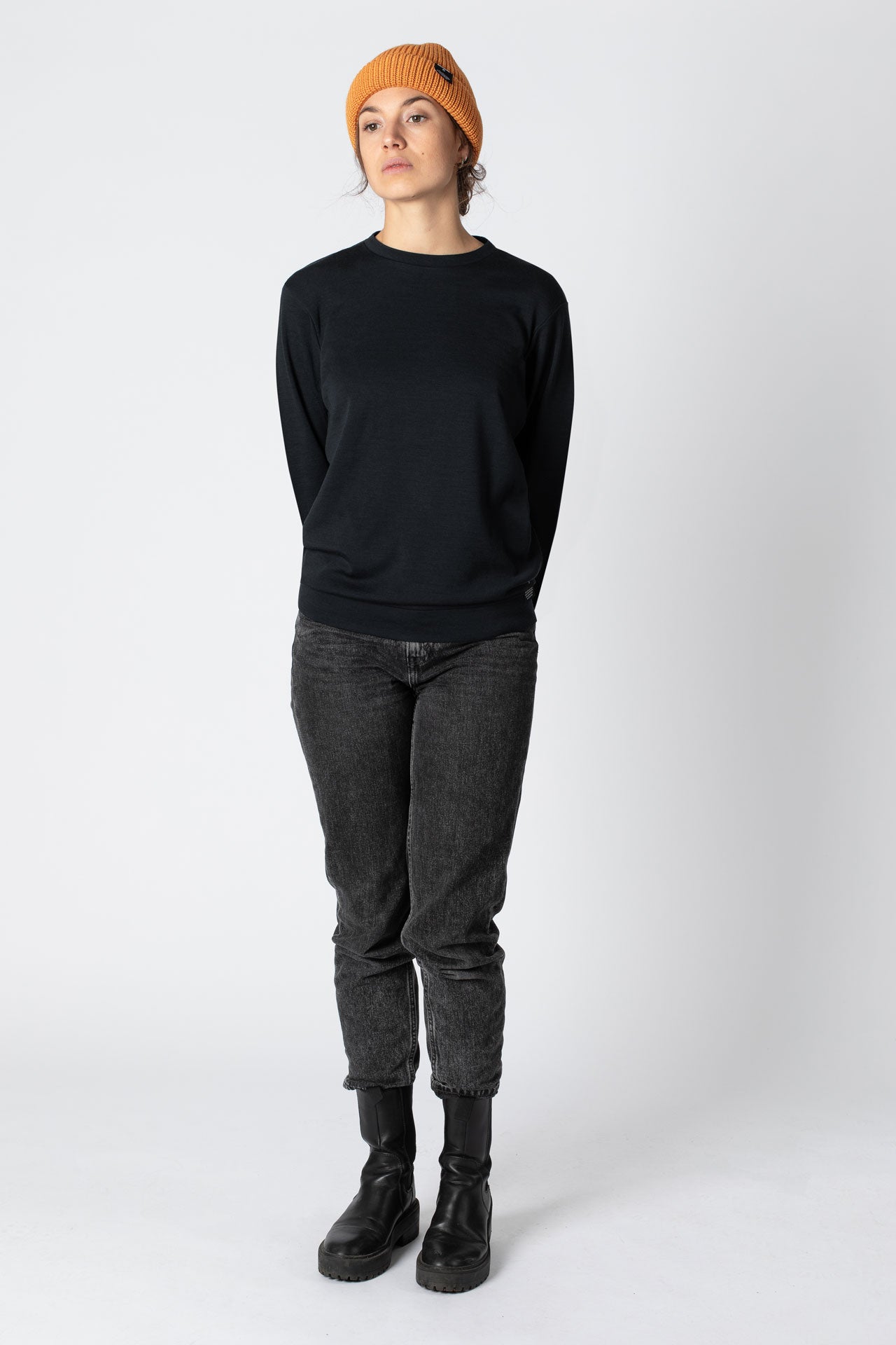 Jeckybeng-the-merino-sweater-deep-black_00004