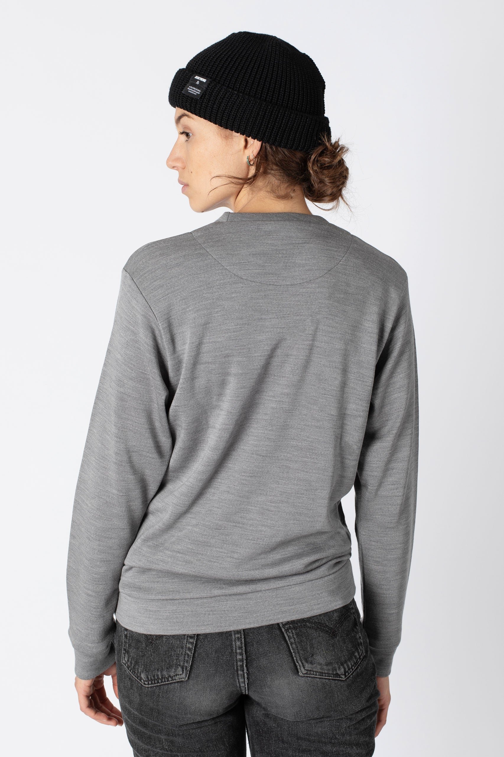 Jeckybeng-the-merino-sweater-grey-heather_00012