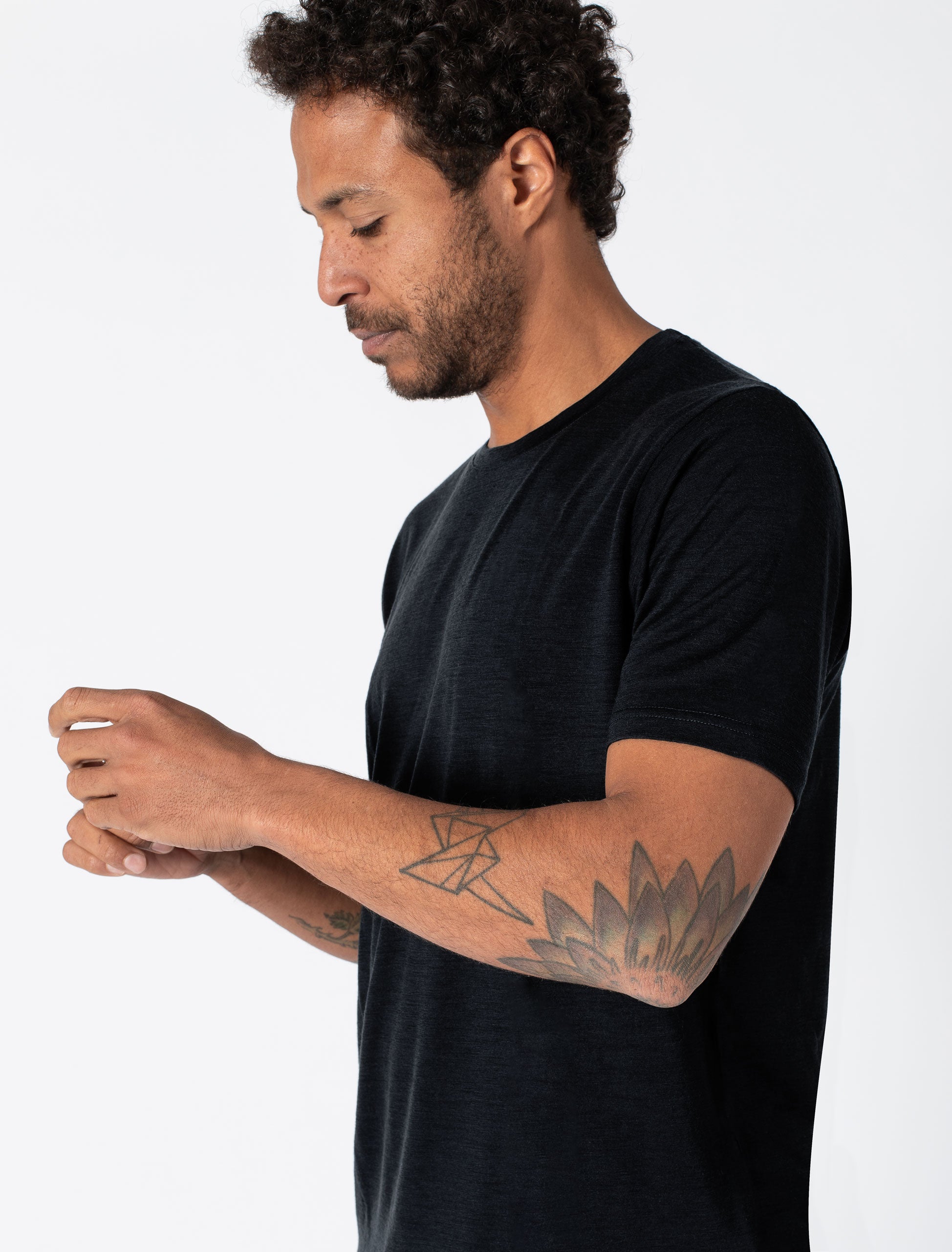 Jeckybeng-the-merino-t-shirt-deep-black_00005