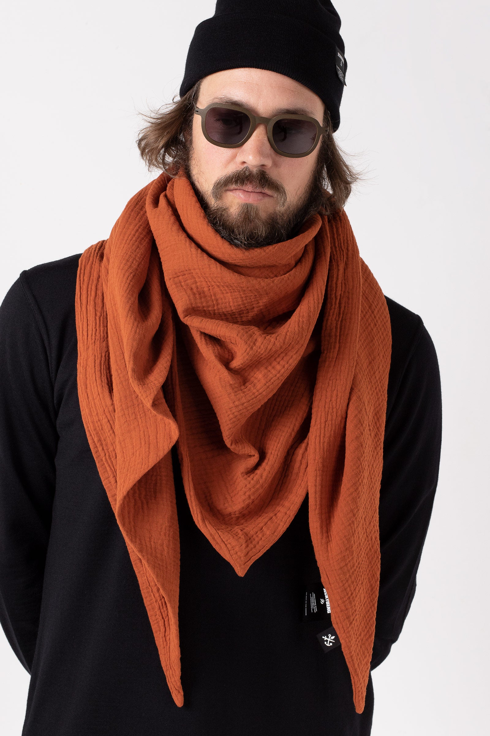 JECKYBENG-The-SCARF-01-rusty-red