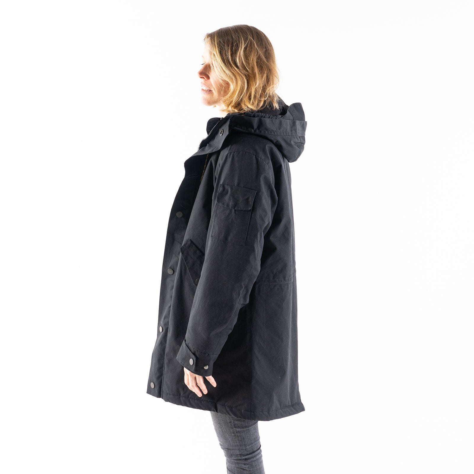 JECKYBENG-The-WINTER-PARKA-05 deep-black